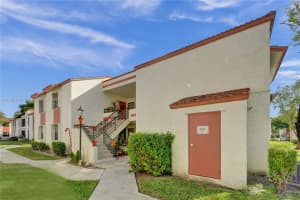 1104 N Hiatus Rd 1104 Pembroke Pines, FL 33026 - MLS#A11698190