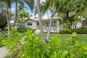 819 Hollywood Blvd, Hollywood, FL 33019, Sold 04/01/25
