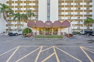 5900 NW 44th St, Lauderhill, FL 33319, Sold 05/02/25