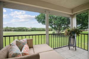 9411 N Hollybrook Lake Dr, Pembroke Pines, FL 33025, Sold 02/07/25