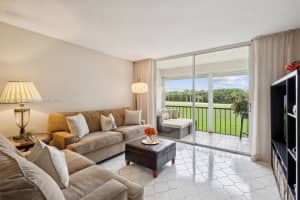9411 N Hollybrook Lake Dr, Pembroke Pines, FL 33025, Sold 02/07/25