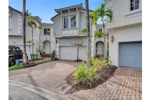 20870 NE 30th Pl, Aventura, FL 33180, Sold 05/21/25