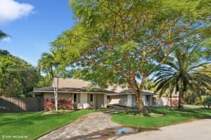18040 SW 78th Pl, Palmetto Bay, FL 33157, Sold 04/17/25