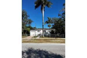 655 NW 10th St, Homestead, FL 33030, Sold 03/19/25