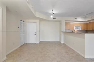 7920 N Nob Hill Rd, Tamarac, FL 33321, Sold 12/20/24