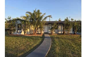 9780 Sw 167th St, Miami