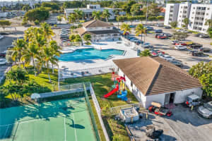 8075 NW 7th St, Miami, FL 33126, Sold 01/31/25