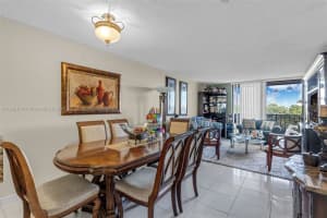 9686 Fontainebleau Blvd, Miami, FL 33172, Sold 03/07/25