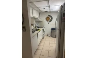 7601 E Treasure Dr 610, North Bay Village