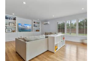 186 NE 107th St, Miami, FL 33161, Sold 03/20/25