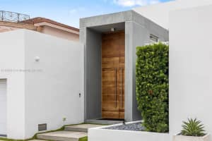 323 Atlantic Isle, Sunny Isles Beach, FL 33160, - MLS#A11699313