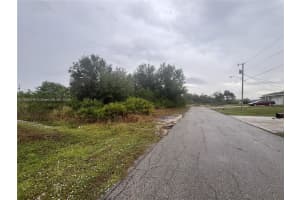 3702 25th St Lehigh Acres, FL 33976 Sold 03/03/25