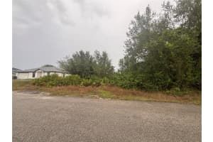 3702 25th St Lehigh Acres, FL 33976 Sold 03/03/25