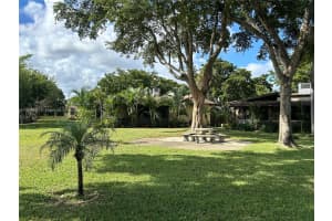 311 Briarwood Cir, Hollywood, FL 33024, Sold 02/13/25