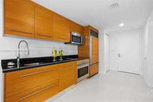 495 Brickell Ave, Miami, FL 33130, Sold 03/14/25