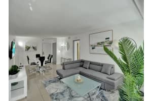 5225 Collins Ave APT 411, Miami Beach, FL 33140, Sold 05/14/25