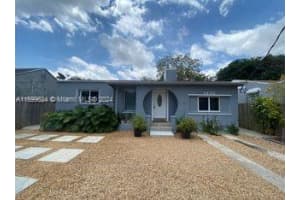 1438 Nw 27th St, Miami