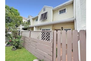 4956 S Hemingway Cir, Margate, FL 33063, Sold 03/27/25