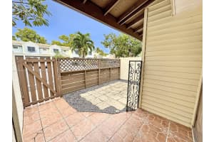 4956 S Hemingway Cir, Margate, FL 33063, Sold 03/27/25