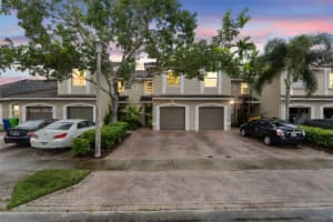 9016 NW 55th St, Sunrise, FL 33351, Sold 03/31/25