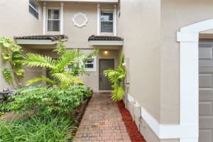 9016 NW 55th St, Sunrise, FL 33351, Sold 03/31/25