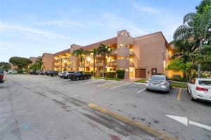 9781 Sunrise Lakes Blvd, Sunrise, FL 33322, Sold 02/26/25