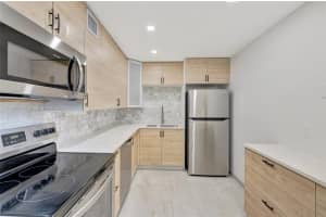 3113 S Ocean Dr APT 303, Hallandale Beach, FL 33009, Sold 05/29/25