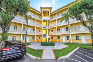 6940 NW 179th St, Hialeah, FL 33015, Sold 12/23/24