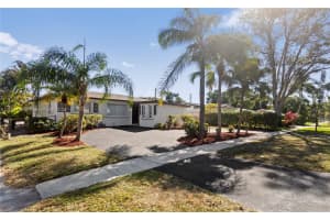 2003 N 42nd Ave, Hollywood, FL 33021, Sold 01/08/25