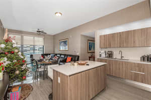 2960 Ne 207th St 505, Aventura