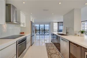Hallandale Beach, FL 33009, Sold 04/22/25