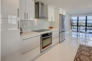 Hallandale Beach, FL 33009, Sold 04/22/25