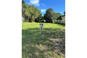 712 N 22nd St, Fort Pierce, FL 34950 - MLS#A11700574