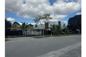 962 NW 10th St, Florida City, FL 33034, Sold 03/17/25