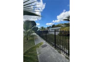 962 NW 10th St, Florida City, FL 33034, Sold 03/17/25