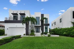 2040 NE 121st Rd, North Miami, FL 33181, - MLS#A11700899