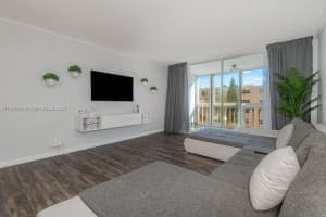 500 NE 12th Ave APT 605, Hallandale Beach, FL 33009, - MLS#A11700941