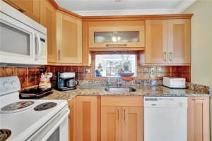 3501 NW 47th Ave APT 405, Lauderdale Lakes, FL 33319, - MLS#A11701018