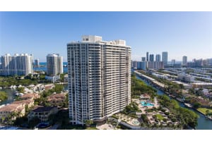 1000 W Island Blvd 2611 Aventura, FL 33160 - MLS#A11701122