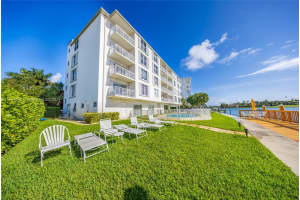 9270 W Bay Harbor Dr APT 5D, Bay Harbor Islands, FL 33154, Sold 04/25/25