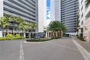 16385 Biscayne Blvd, North Miami Beach, FL 33160, Sold 04/25/25