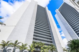 16385 Biscayne Blvd, North Miami Beach, FL 33160, Sold 04/25/25