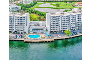 200 Diplomat 333, Hallandale Beach