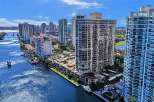 20191 E Country Club Dr 2310, Aventura