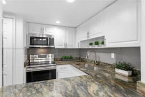 10090 NW 80th Ct, Hialeah, FL 33016, Sold 01/21/25