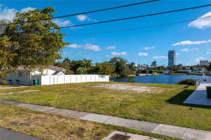 21301 NE 24th Ct, Miami, FL 33180, Sold 02/10/25