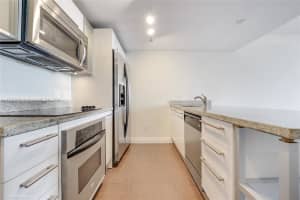 185 SW 7th St APT 1414, Miami, FL 33130, Sold 01/31/25
