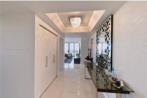 20281 E Country Club Dr APT 402, Aventura, FL 33180, Sold 04/25/25
