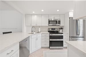 1000 SW 12th Ct APT 111, Fort Lauderdale, FL 33315, Sold 04/30/25