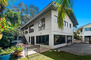 471 NE 103rd St, Miami Shores, FL 33138, Sold 01/15/25